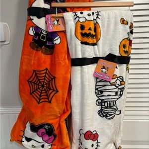 2 hello kitty Halloween blankets